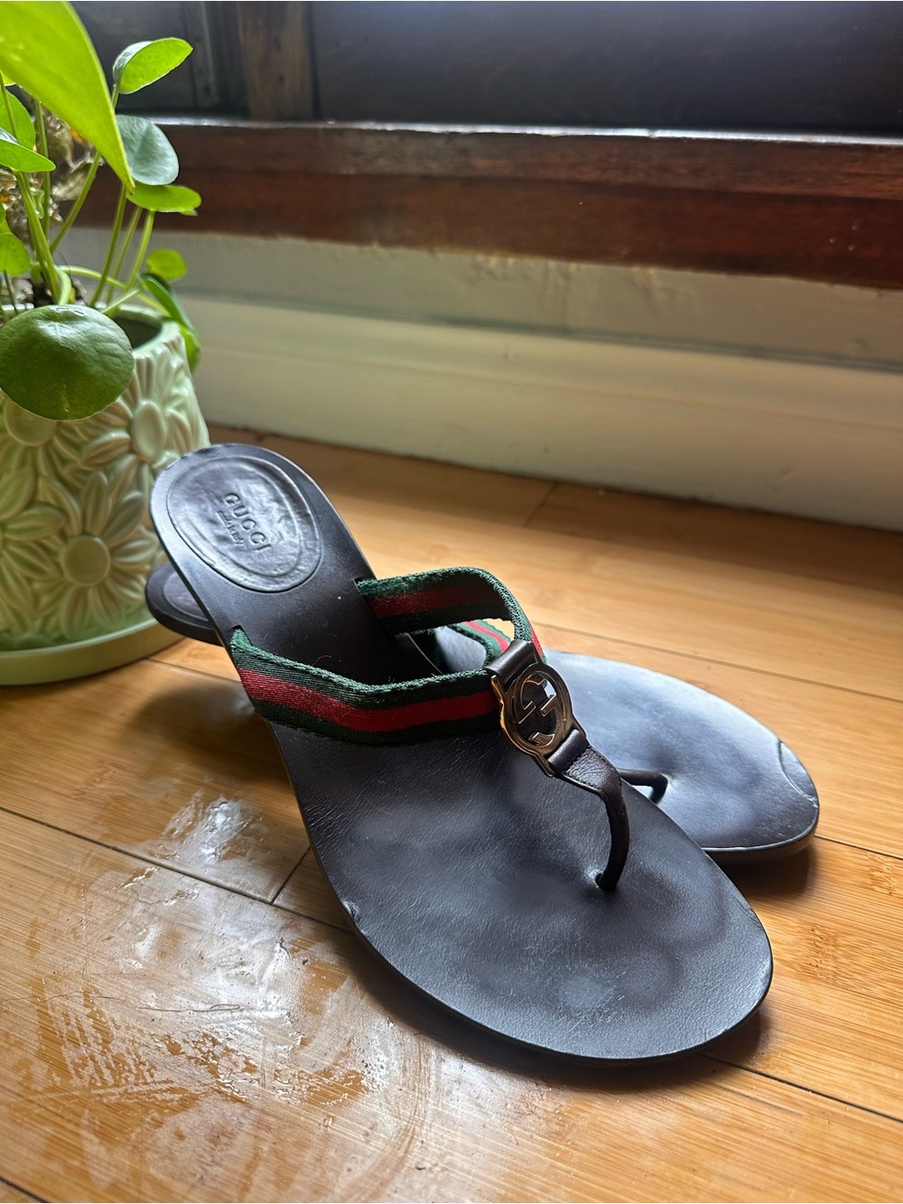 Gucci Brown Leather Thong Sandals with Green and Red Web Stripe